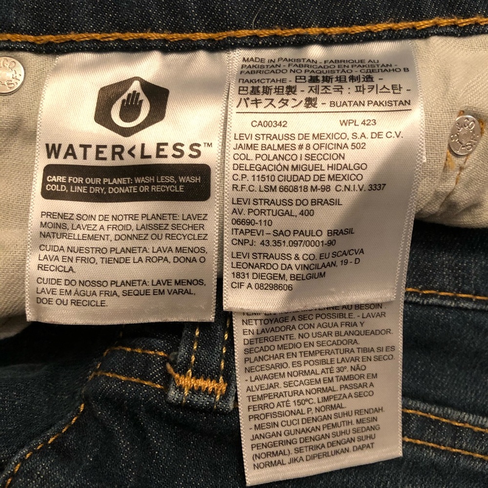 Levi’s‎ - Picture 4 of 5